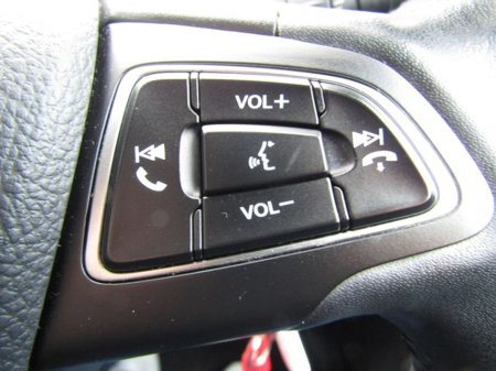 2016 Ford Focus 1.0 Zetec Ecoboost 100PS 5DR €9,950 thumbnail