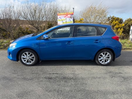 2014 Toyota Auris - thumbnail 2