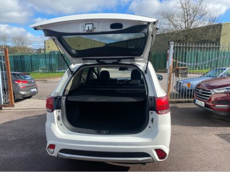 2016 Mitsubishi Outlander - thumbnail 8