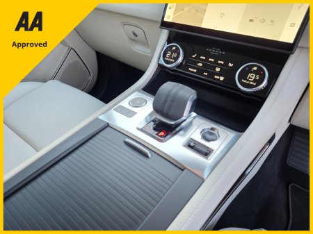 2022 Jaguar F-Pace - thumbnail 16