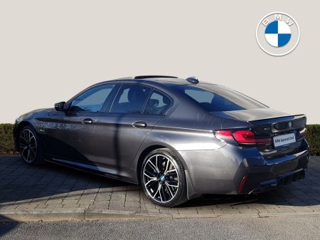 2022 BMW 5 Series - thumbnail 2