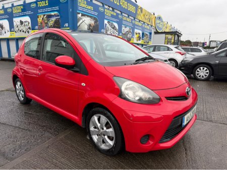 2014 Toyota Aygo 1.0 AURA BI-TONE 4DR €5,990 thumbnail