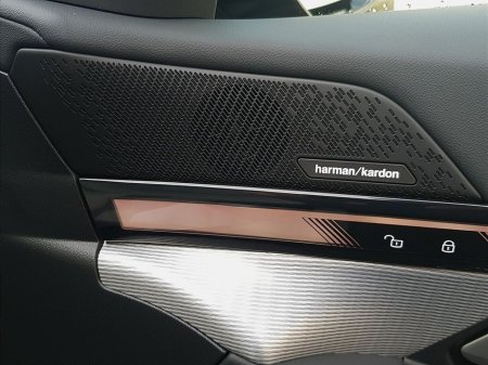 2025 BMW 5 Series - thumbnail 22