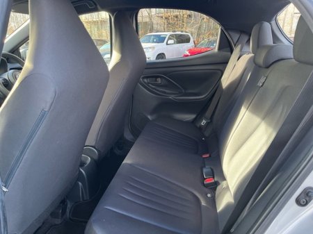 2021 Toyota Yaris YARIS 1.5 HYBRID €18,950 thumbnail