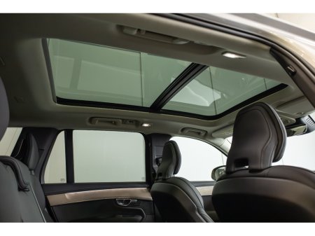 2025 Volvo XC90 - thumbnail 14