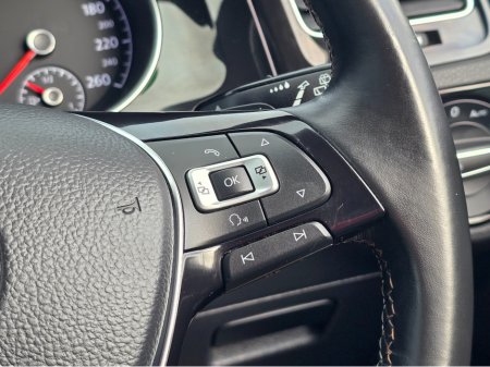 2014 Volkswagen Golf (142) SPECIAL TAN LEATHER SEATS  HIGH-LINE EDITION REV-CAMERA HI-SPEC STUNNING CAR €14,450 thumbnail