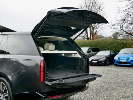 2025 Land Rover Range Rover SWB 3.0 I6 PHEV Autobiography €159,950 thumbnail