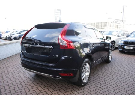 2017 Volvo XC60 - thumbnail 4