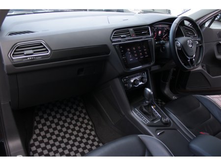 2019 Volkswagen Tiguan 2.0TDI 150BHP R-LINE EDITION 4 MOTION  AUTOMATIC // 1 OWNER CAR WITH ONLY 124,000KMS // BUY WITH CONFODENCE AA AND SIMI APPROVED DEALER 2026 // FINANCE ARRANGED // ALL TRADE INS WELCOME // €25,950 thumbnail