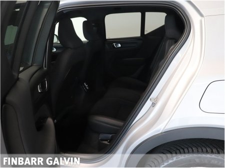 2025 Volvo XC40 - thumbnail 11