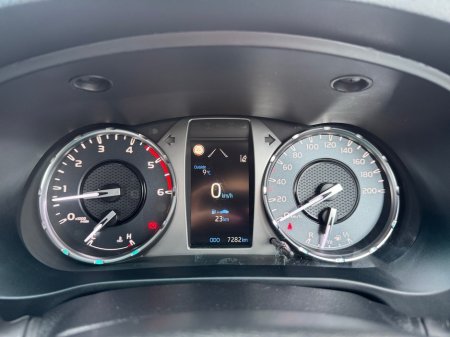 2025 Toyota Hilux *NO VAT* 2.8L SR5 MANUAL #340 €52,999 thumbnail