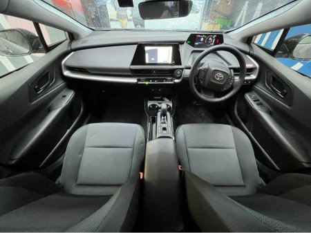 2025 Toyota Prius - thumbnail 13