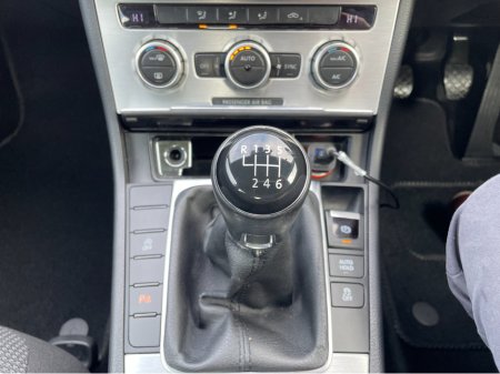 2014 Volkswagen Passat 1.6 TDI COMFORTLINE BMT SALOON €6,950 thumbnail