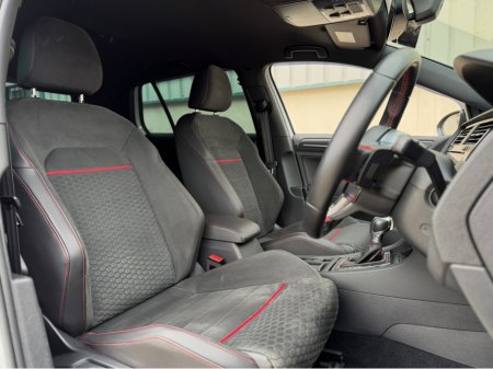 2018 Volkswagen Golf - thumbnail 12