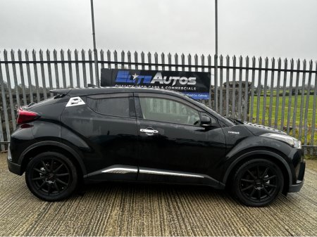 2019 Toyota C-HR Self Charging Hybrid €18,995 thumbnail