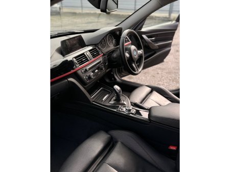 2015 BMW 3 Series - thumbnail 32