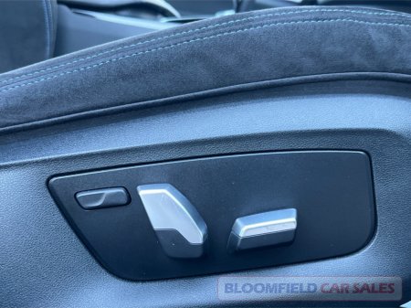 2017 BMW 5 Series - thumbnail 25