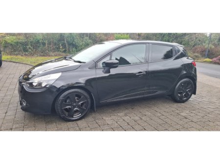 2014 Renault Clio 1.2 Petrol Dynamique MediaNav 75 bhp €6,900 thumbnail