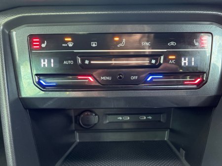 2022 Volkswagen Tiguan R-LINE 1.4 TSI PHEV 2 245HP 5DR thumbnail