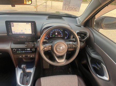 2021 Toyota Yaris Cross - thumbnail 3