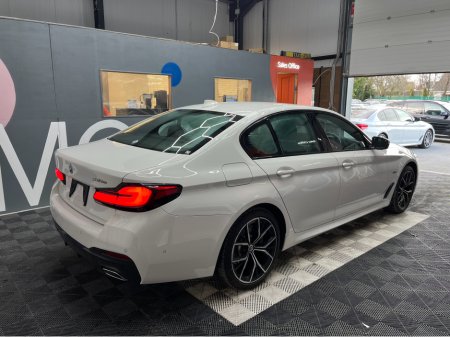 2022 BMW 5 Series - thumbnail 2