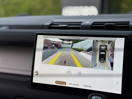 2025 Land Rover Defender - thumbnail 15