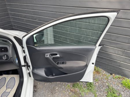 2016 Volkswagen Polo - thumbnail 14