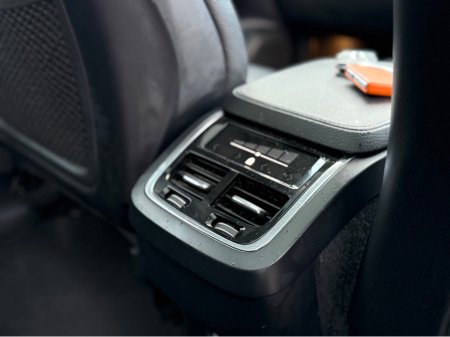 2021 Volvo XC90 2.0D B5 AWD MOMENTUM 5DR AUTO 7 SEAT €48,950 thumbnail