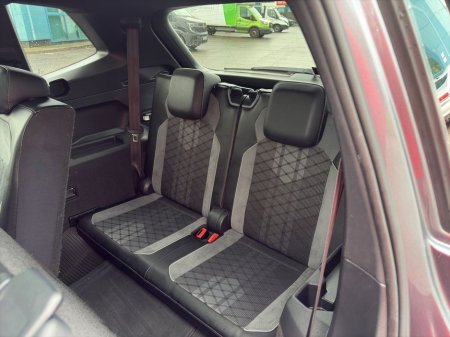 2022 Volkswagen Tiguan Allspace 2.0D AUTO R-LINE "Pan roof above you, DSG doing the work for you — driving doesn’t get easier than this" €44,888 thumbnail