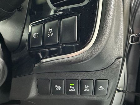 2020 Mitsubishi Outlander Phev Instyle 4 thumbnail