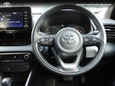 2023 Toyota Yaris Hybrid Luna €23,950 thumbnail