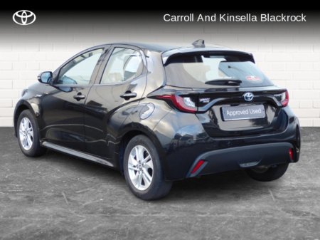 2025 Toyota Yaris Hybrid Luna €26,950