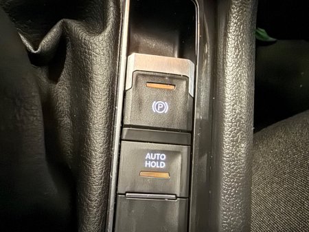 2017 Volkswagen Tiguan - thumbnail 19