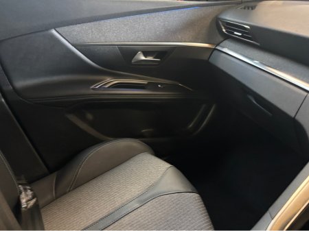 2023 Peugeot 3008 - thumbnail 14