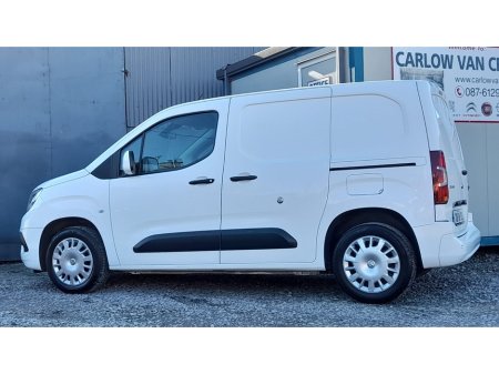 2021 Vauxhall Combo - view 3