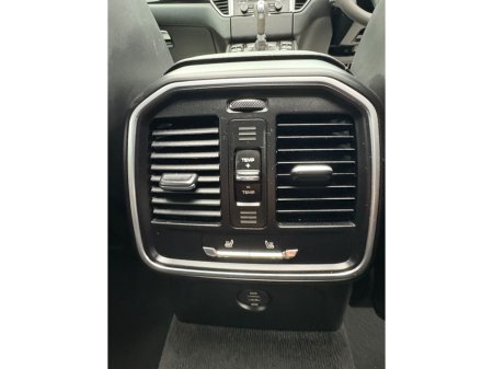 2017 Porsche Macan - thumbnail 23