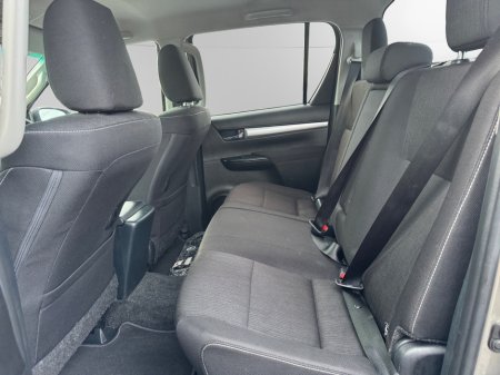 2025 Toyota Hilux *NO VAT* 2.8L SR5 MANUAL #340 €52,999 thumbnail