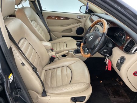 2010 Jaguar X-Type 2.0 D SE 08-11 4DR