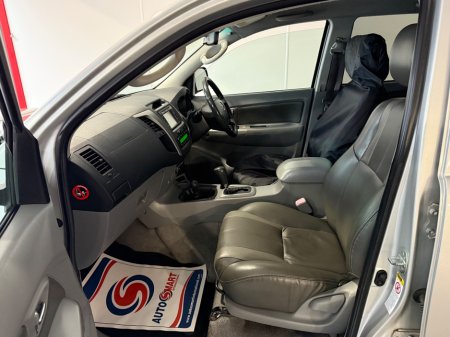 2011 Toyota Hilux - thumbnail 6