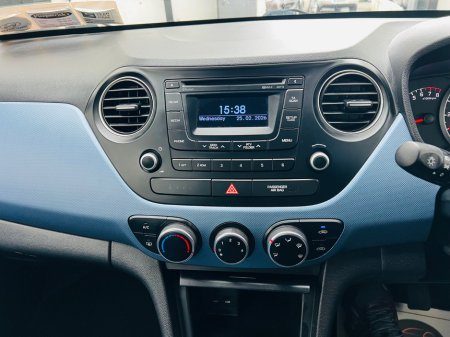 2017 Hyundai i10 - thumbnail 7