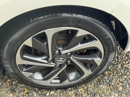 2017 Toyota Auris 1.8 Sport Hybrid €13,450 thumbnail