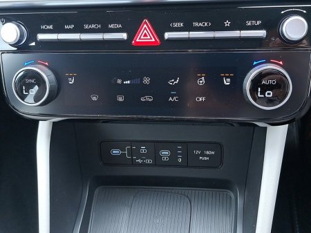 2025 Hyundai Tucson Platinum Automatic Plug in Hybrid with panomaric sunroof. €47,450 thumbnail