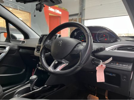 2017 Peugeot 2008 - thumbnail 8