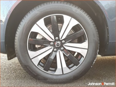 2024 Volvo XC60 T6 350hp AWD PHEV Plus Dark (Three Year Volvo Selekt Warranty + Two Year Volvo Service Plan) €56,900 thumbnail