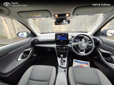 2023 Toyota Yaris Cross CR LUNA 4DR AUTO €26,950 thumbnail