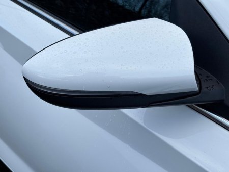 2022 Hyundai i20 PREMIUM MHEV T-GDI €18,956 thumbnail