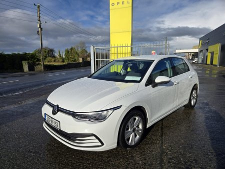 2022 Volkswagen Golf 2.0 TDI 115HP Life €24,950 thumbnail