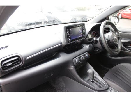 2020 Toyota Yaris - thumbnail 21