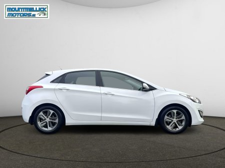 2016 Hyundai i30 1.6 DELUXE 5DR €10,950 thumbnail