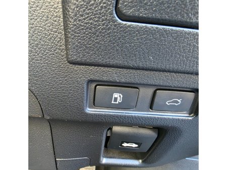 2023 Lexus ES 300 H ES300h Dynamic €43,950 thumbnail